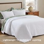 Quilts Queen Size - Bright White Bedspread Queen Size & Lightweight Comforter, Modern Coverlet with Clover Pattern, Ultra Soft All-Season Bedding, 90 x 96 Inches | Stitch-Free Quilting, Lightweight, Summer Bedding Set, Machine Washable, Pet-Friend